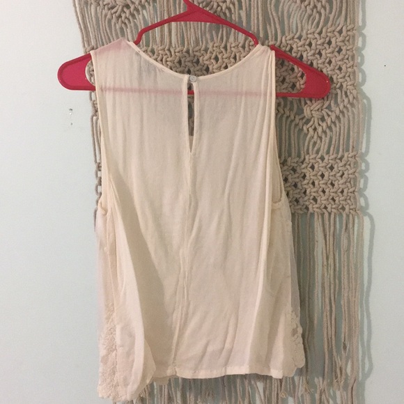 cream tank top with embroidered pattern - Picture 3 of 6